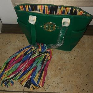 BRAND NEW WOMENS PURSE 👛